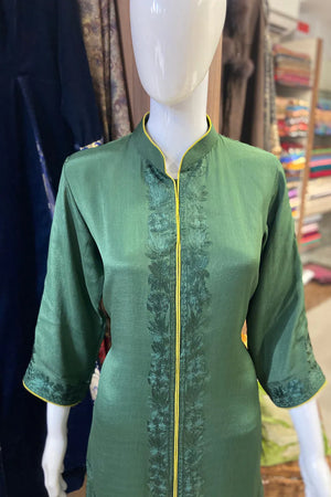 Vaira — Kaschmirische Aari-Arbeit Salwar Anzug