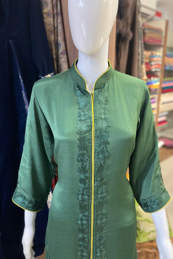 Vaira — Kaschmirische Aari-Arbeit Salwar Anzug