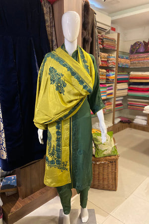 Vaira — Kaschmirische Aari-Arbeit Salwar Anzug